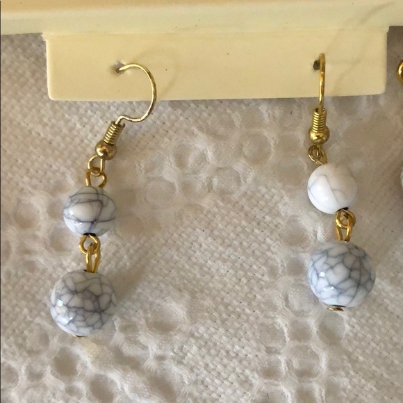 Howlite Bead Strand Necklace & Earrings set - Picture 7 of 8